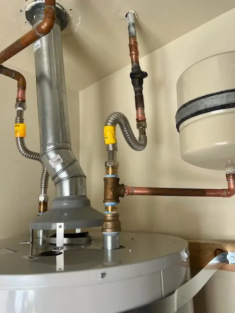 Water heater installation and plumbing repair in Oaks